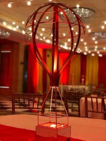 Gold Frame Balloon for hire, centrepieces by Bows Hire