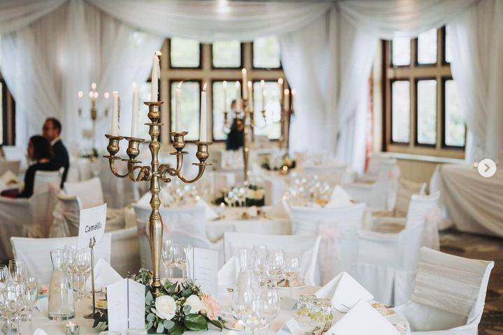 South Lodge Hotel wedding decoration by Bows Hire, photo 2