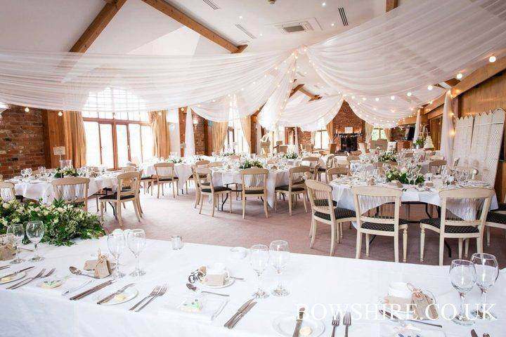 Westerham Golf Club wedding decoration by Bows Hire, photo 2
