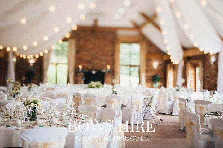 Westerham Golf Club wedding decoration by Bows Hire, photo 3