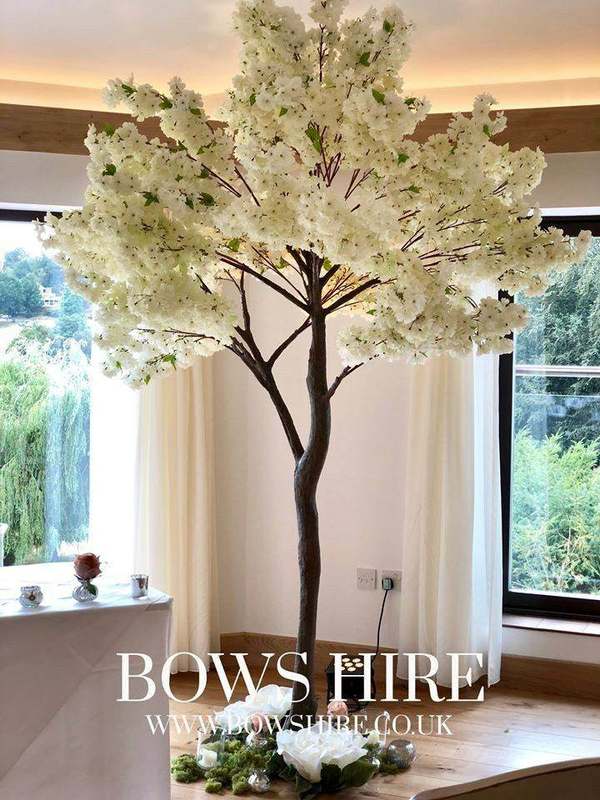 Westerham Golf Club wedding decoration by Bows Hire, photo 6